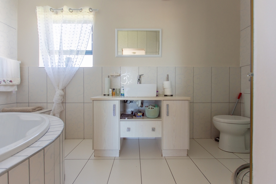 5 Bedroom Property for Sale in Myburgh Park Western Cape